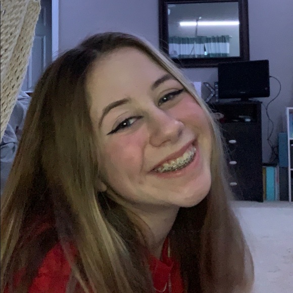 Meet your Posher, Kylee - Picture 1 of 1